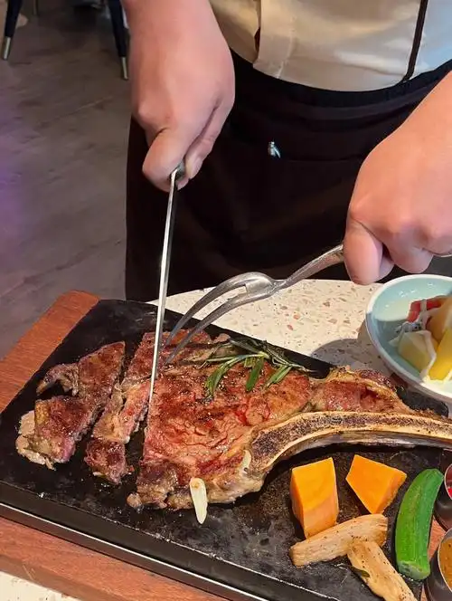 这家牛排太好吃副餐无限吃