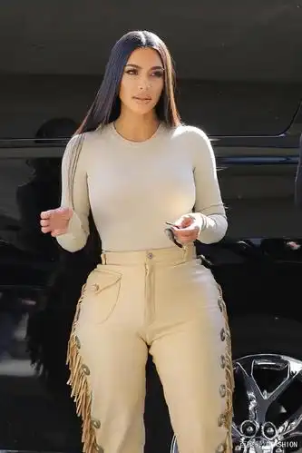 明星kim kardashian金·卡戴珊时尚穿搭洛杉矶街头风尚现场