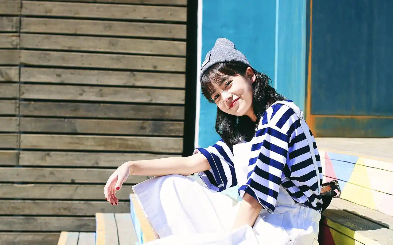 人气网红卧蚕日系写真高清桌面壁纸图片下载