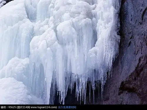 水在0摄氏度以下放热由液态变成固态这就是凝固现象