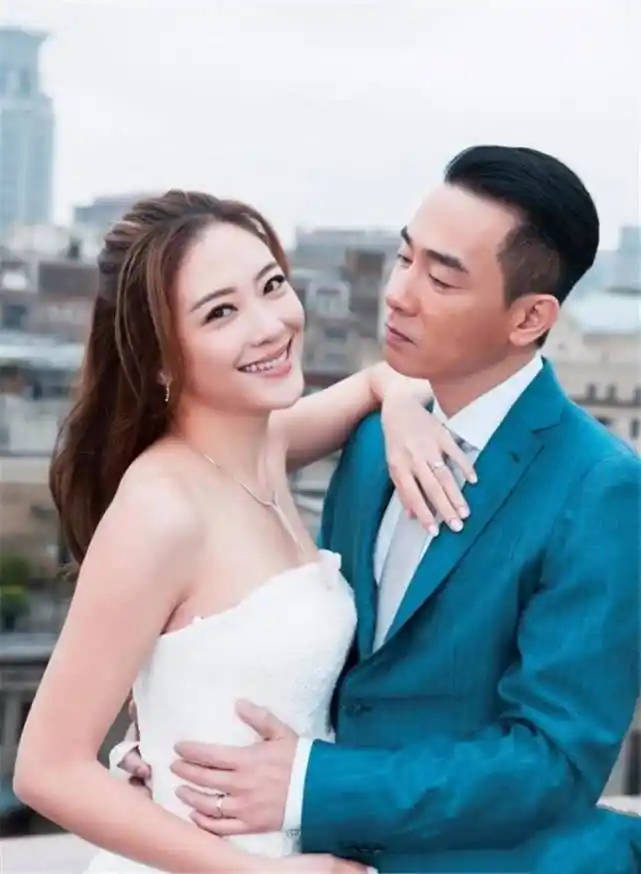 应采儿生下二胎陈小春亲自煲汤为妻子增加母乳网友期待官宣