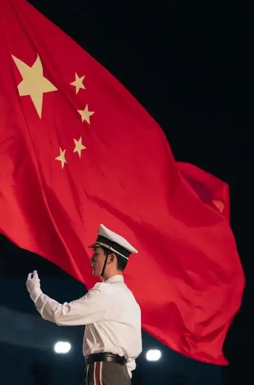 【新时代文明实践活动】"我向国旗敬礼,致敬心中最美英雄"