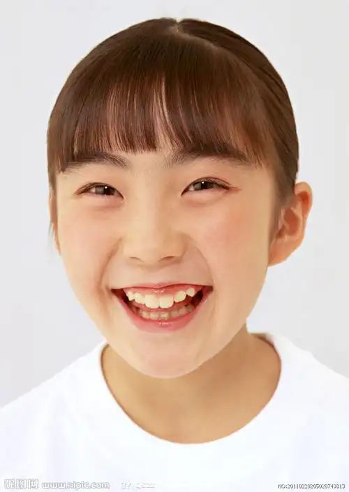 快乐高兴的小女孩摄影图__儿童幼儿_人物图库_摄影图库_昵图网nipic.