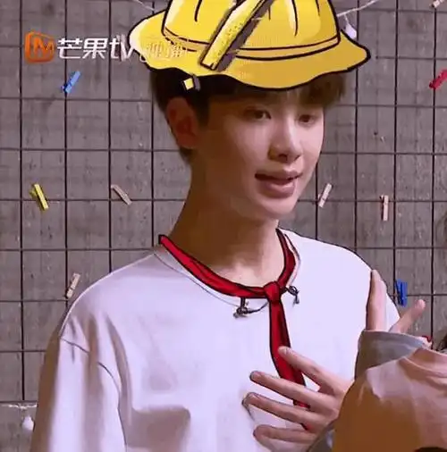 justin幼儿园今日开课啦下面由黄明昊小朋友来做示范