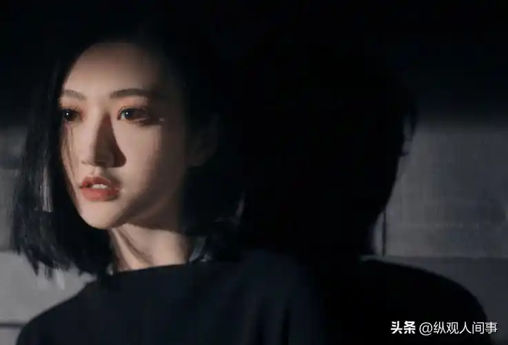 是景甜第一个站出来,以《特殊身份》女主的身份,表示支持被剧组频繁