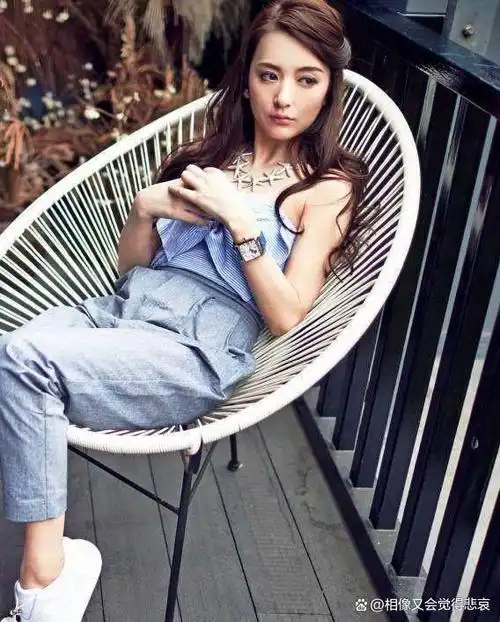 郭富城美妻方媛近照,曾默默无闻一跃搭天王,如今母凭娃贵很幸福