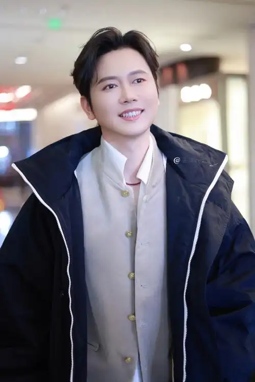 我才发,因为懒感谢投喂～@孟鹤堂今天心情相当不错92二改|去水印