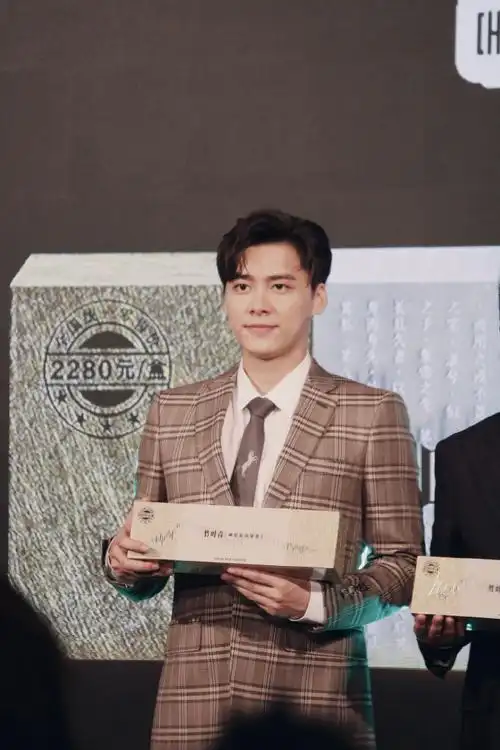 与李易峰一六相伴一路爱##寄给小草的明信片