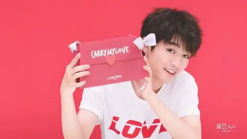 [tfboys][新闻]180509 王俊凯高清美图分享 粉红小俊甜炸你心