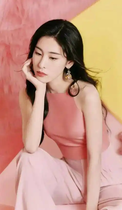 原创实力派女歌手张碧晨高清写真美图才貌双全明艳动人