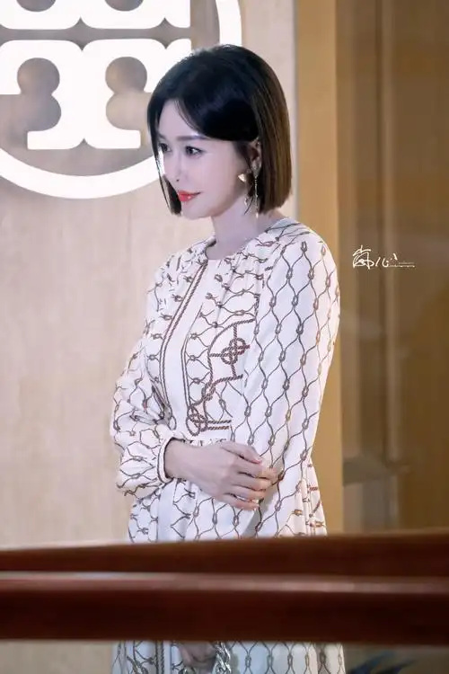 秦岚超话#toryburch品牌代言人秦岚#    |2024.03.