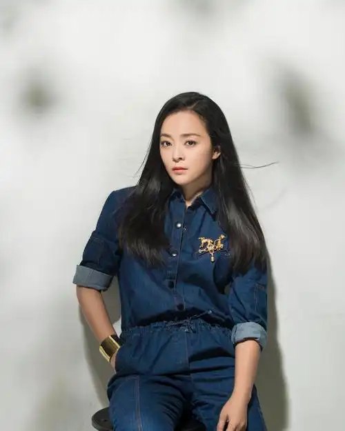 p data-id="go0aacdcsg">王嘉,出生于黑龙江齐齐哈尔,中国内地女演员