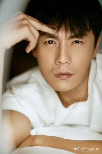 被周迅指点靠网剧出圈44岁的影帝秦昊还有机会吗