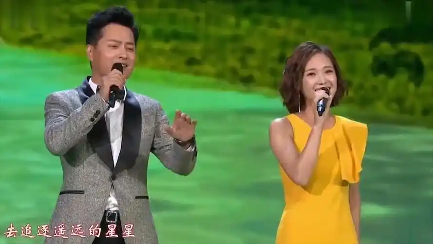 不愧是最佳搭档云飞云朵携手唱响草原金曲一开嗓全场都沸腾了