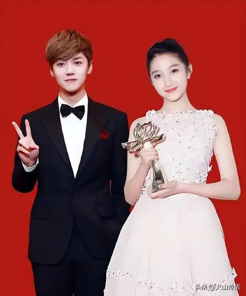 关晓彤和鹿晗结婚了?晓彤特意发组照片:此地无银三百两!