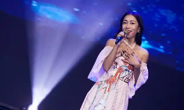 原创把吉克隽逸p白十度后:终于明白"丑跟黑"没关系:我哭得好大声