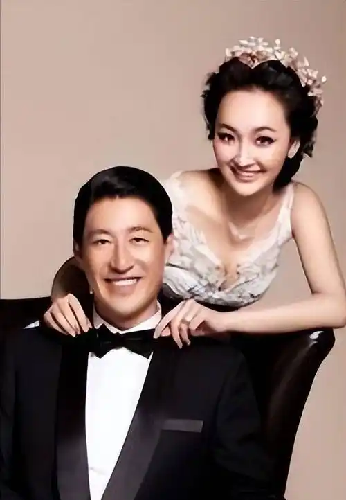 于震:"家暴"将妻子打到流产,2婚娶小13岁娇妻,变成宠妻狂魔_工作_酒吧