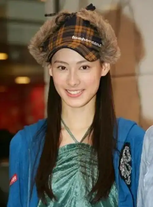 长着一张"大长脸"也悦目的10位女星,个个明艳大气,满屏高级感