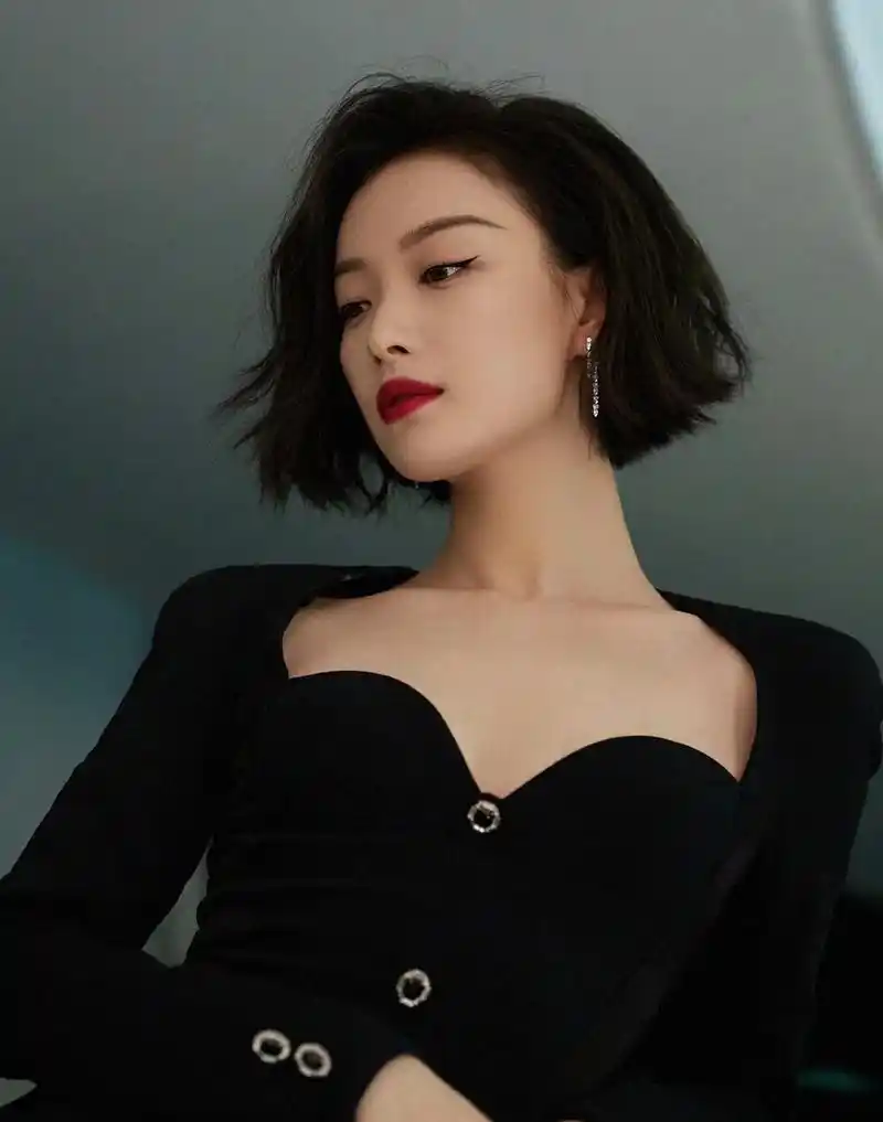 方脸适合什么发型女图片(方脸女生别披头散发) - 赤虎壹号