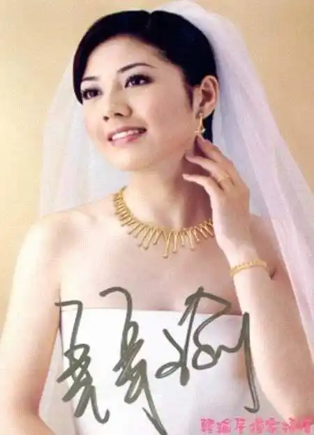 人物图册李正男 女,8～28岁;正男为碧华从孤儿院收养来的孤女,罗秀琴