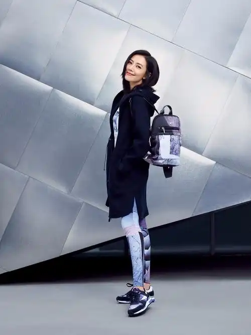 新品自然灵感优雅女神高圆圆诠释秋冬出游新主张