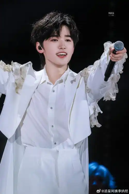 宋亚轩说山东话安利演唱会