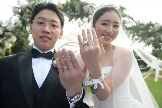 邹凯大婚李宁率三代体操王子送礼!伴娘何雯娜羡慕新娘 不见陈一冰