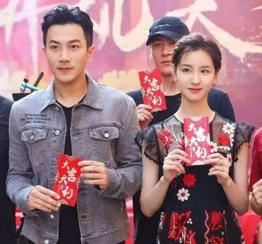 这部狗血的女性职业剧,陈都灵和刘恺威都没能躲得过网友们的嘴.