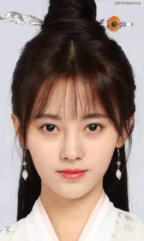 正派,不怒自威,特别适合位高权重的角色,古装扮相更是公认的天选古人