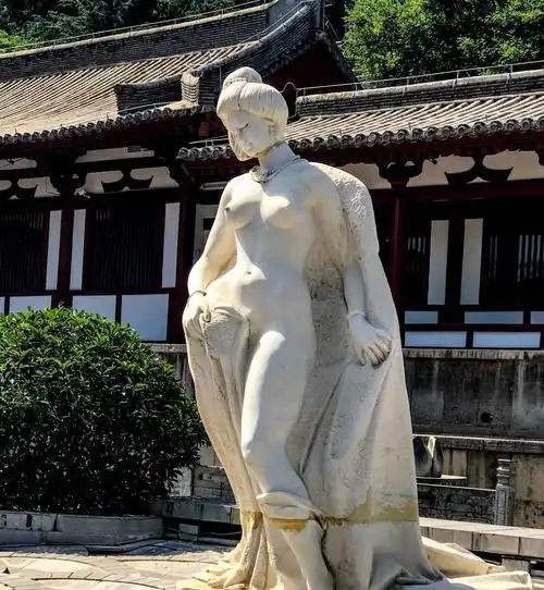 华清宫:杨玉环(杨贵妃)塑像.