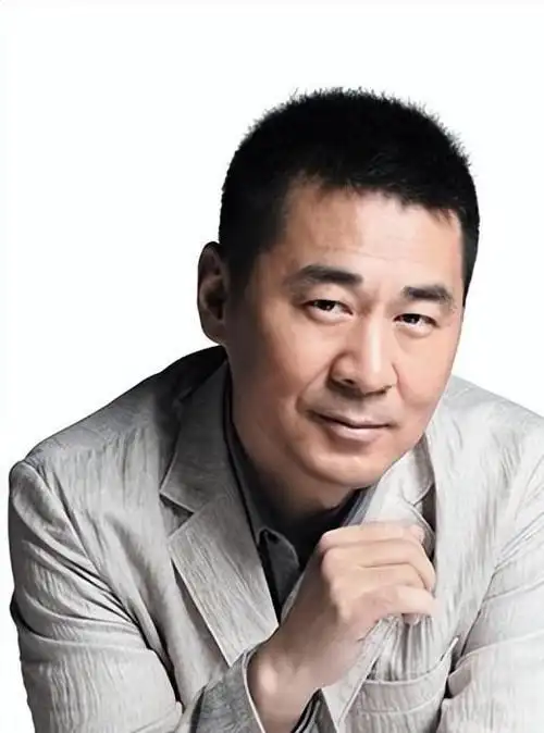 陈建斌坐着和丁勇岱握手被骂上热搜!台湾影帝曾爆料:他见我没话