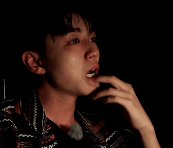 节目组失误忘开滤镜王俊凯满脸痘颜值大跌与精修照判若两人