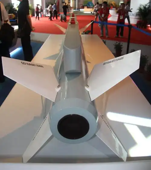 图文:国产sd-10中程空对空拦截导弹公开展示