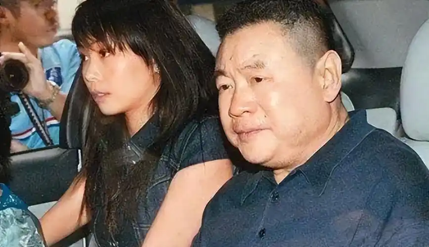 李嘉欣跟刘銮雄的恩怨史,到底谁是谁非?两个人都是在互相利用