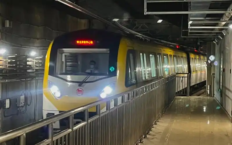 杭州地铁10号线 全线第一视角乘坐记录pov (黄龙体育中心 - 逸盛路)