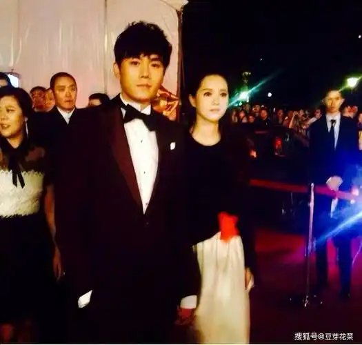 从戏混子到中年顶流,"浪荡子"秦昊,成名离不开妻子的"滋养"