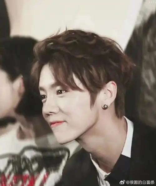 鹿晗五哈出发路透