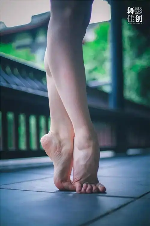 舞蹈从"脚" 开始