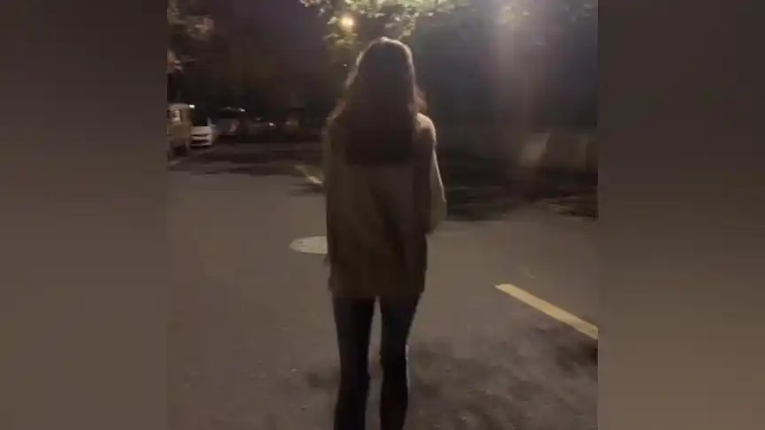 2#小短腿的快乐 #路灯下 #日常遛狗 #背影 #小块头大力量