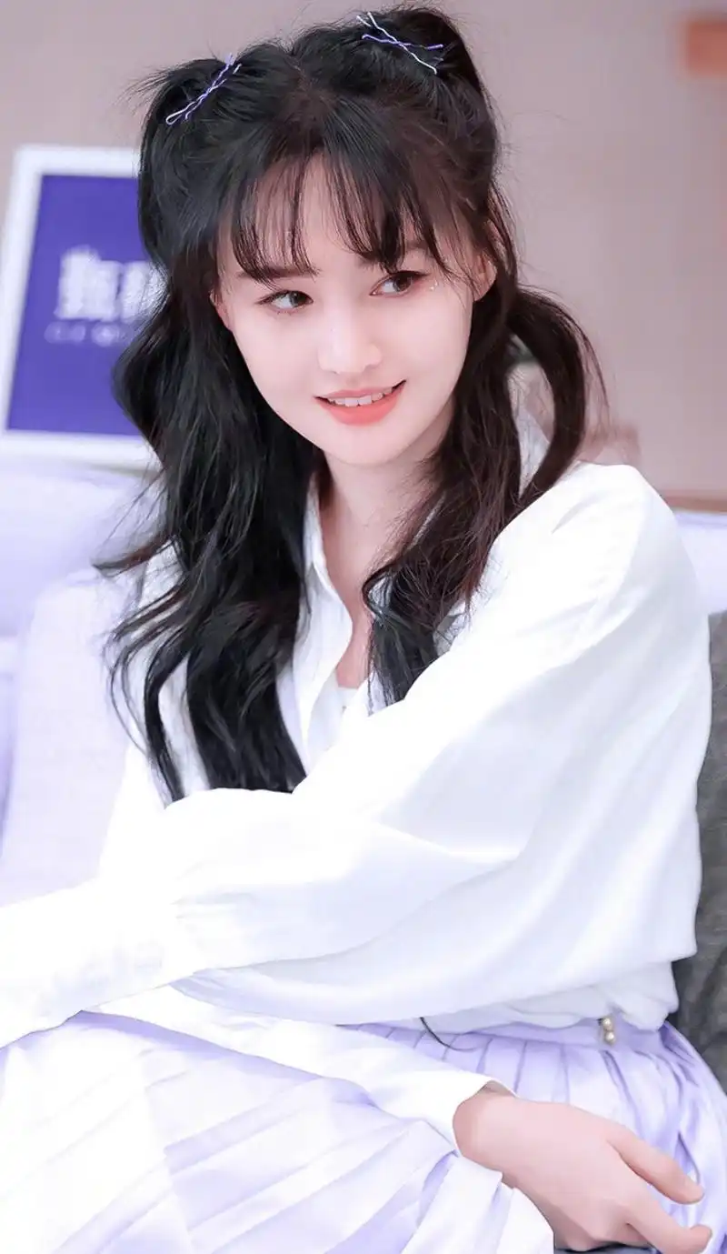 郑爽波浪卷马尾俏皮图片16