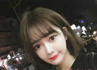 只有高颜值的女孩才敢尝试短直发发型呢,短直发看起来对比清爽,因此短