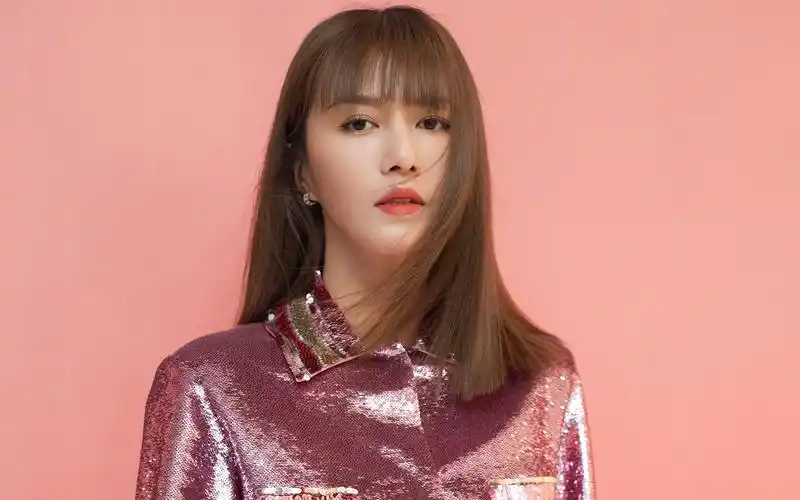 谭维维气质性感写真图片桌面壁纸