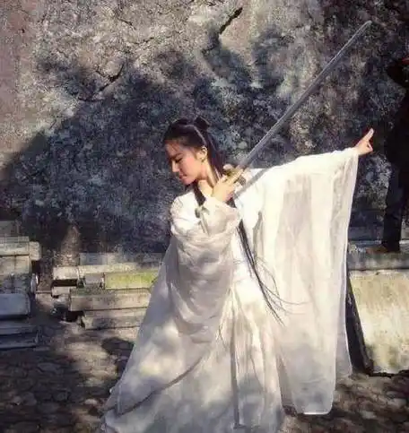 原创17岁刘亦菲拍《神雕侠侣》,现场版无ps照暴露了真实颜值_王语嫣