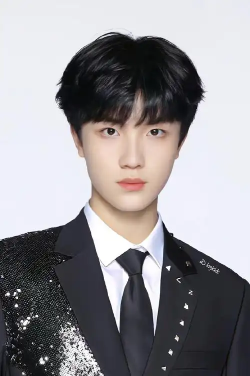 ""长什么样子啊""给你看看证件照"#苏新皓 实力断层top#.