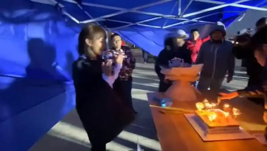 北京抓马娱乐文化有限公司副总经理   关注 g 私信 = 超过 2000 万人