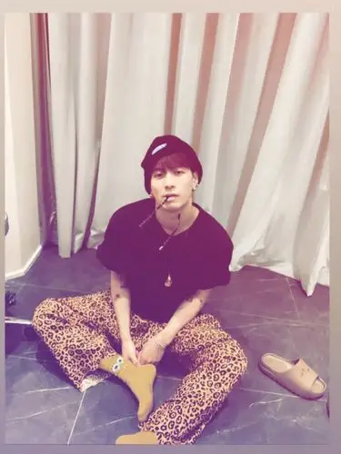 王嘉尔│老王发色