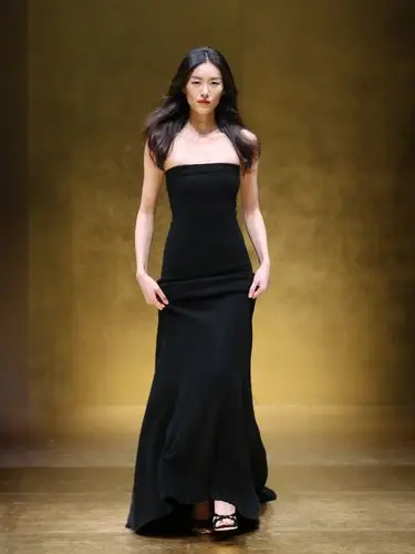 代言人刘雯压轴走秀,erdos "逐光"大秀盛况全纪录