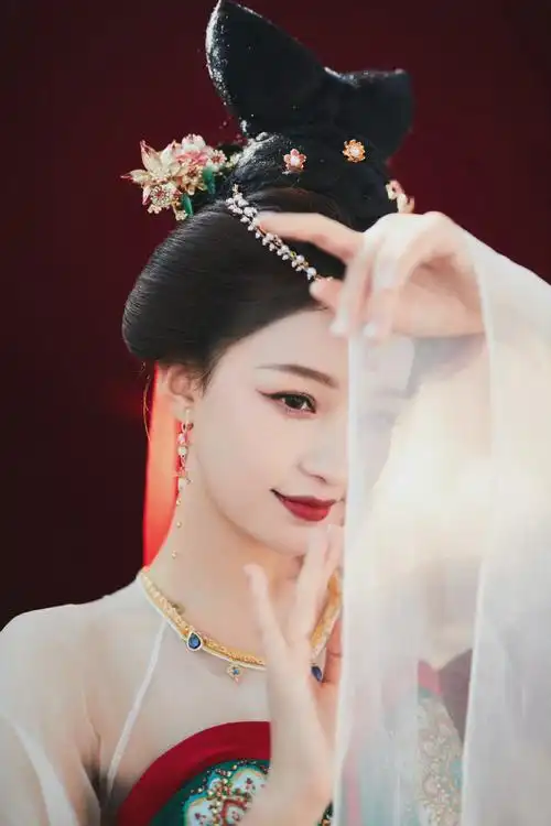 《你好星期六》孙怡古装扮相好漂亮,穿上古装尽显东方女性美丽眉目传