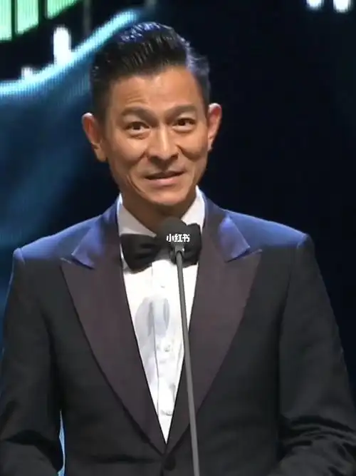 刘德华穿西服有多帅