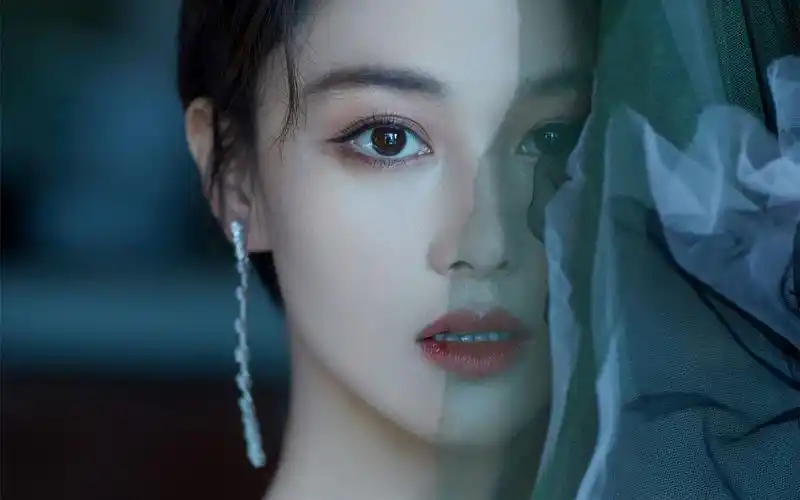 张馨予优雅气质性感写真图片桌面壁纸